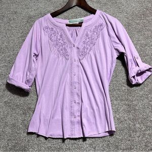 Shenanigans Woman’s Light Purple Lilac Button Front Blouse Size Small